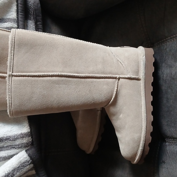 Boots - Picture 1 of 2